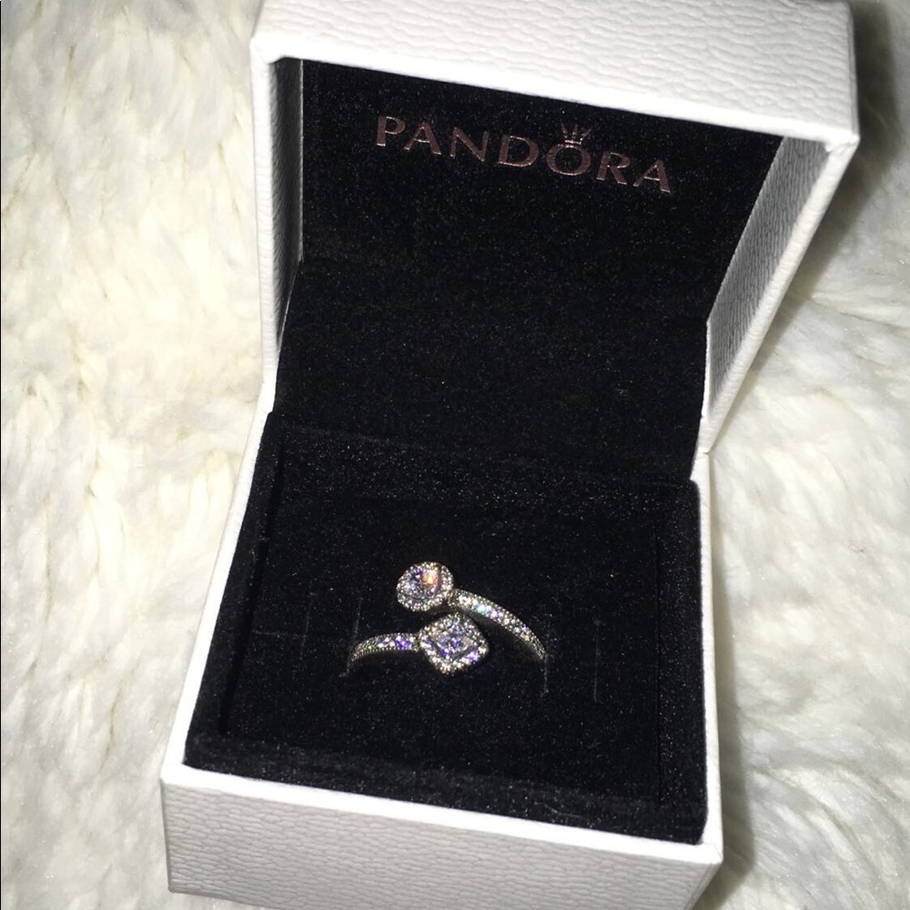 Pandora ring size 61/2-7